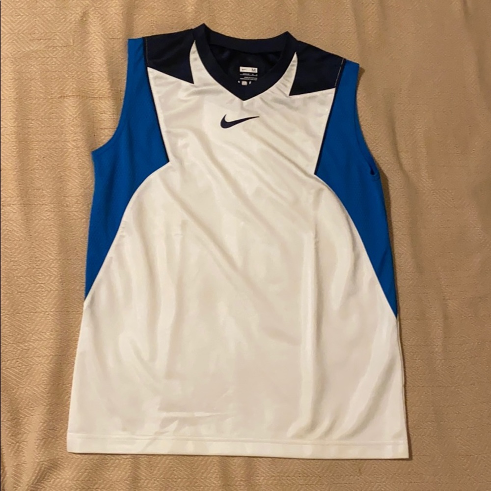Nike Boys Basketball Jersey shirt size M
